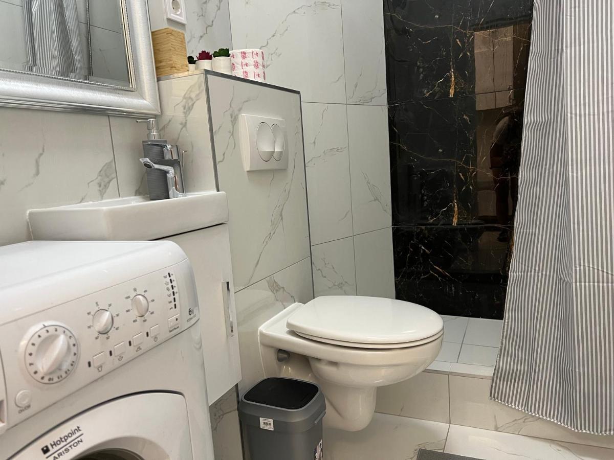 N24 Apartments By Small Home ブダペスト エクステリア 写真