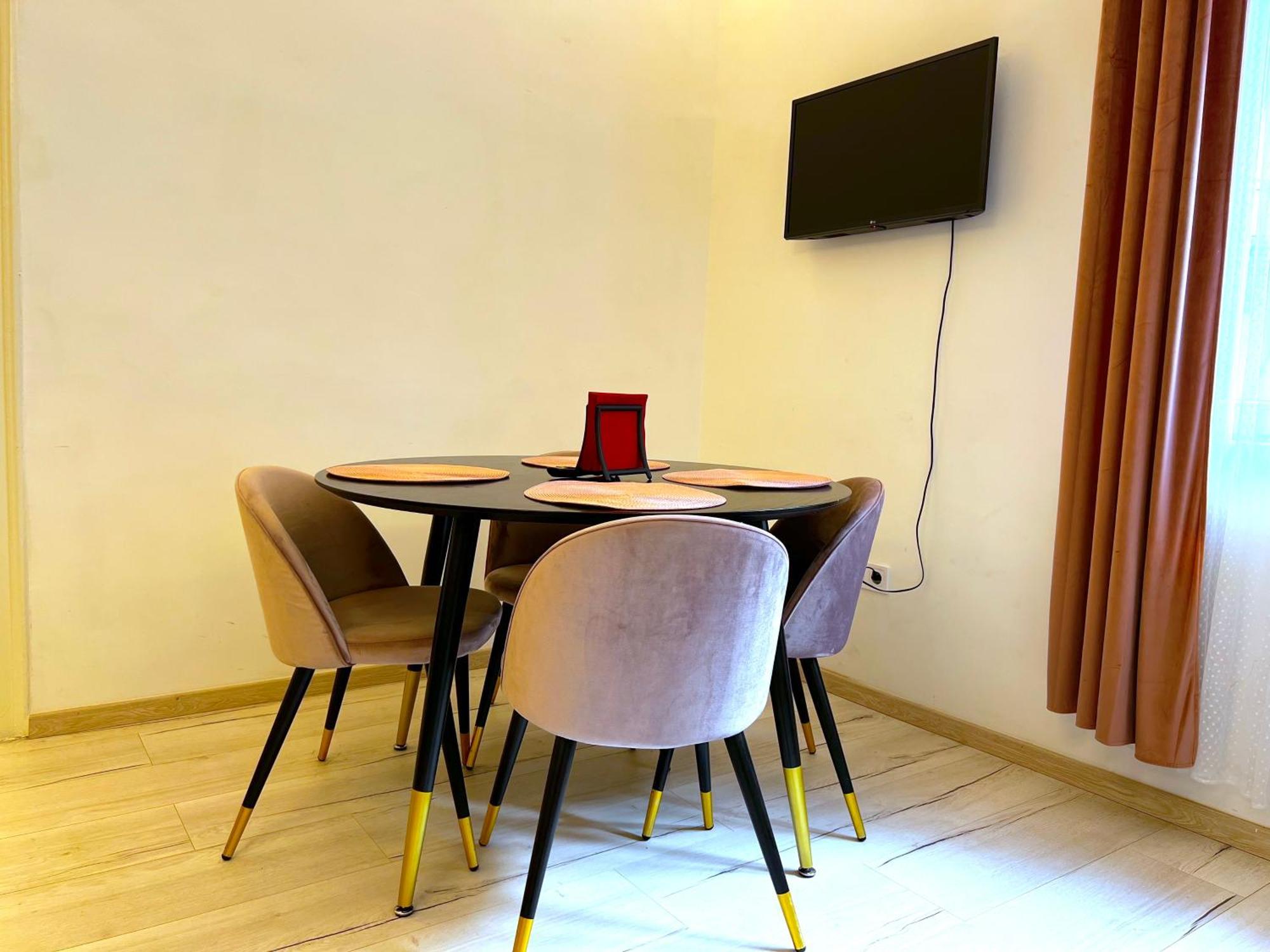 N24 Apartments By Small Home ブダペスト エクステリア 写真