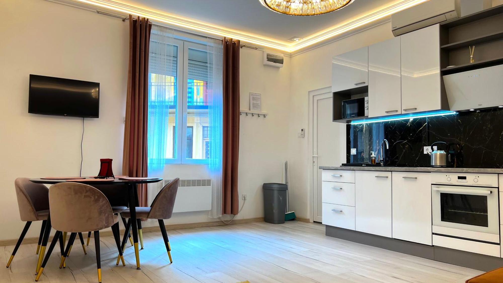 N24 Apartments By Small Home ブダペスト エクステリア 写真